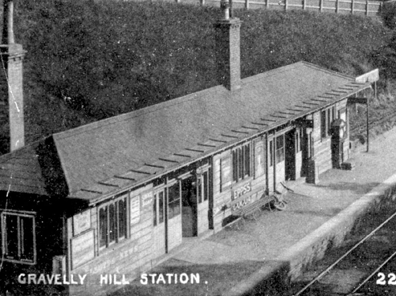 Close up showing the timber structure on the Birmingham platform accommodating the passenger facilities