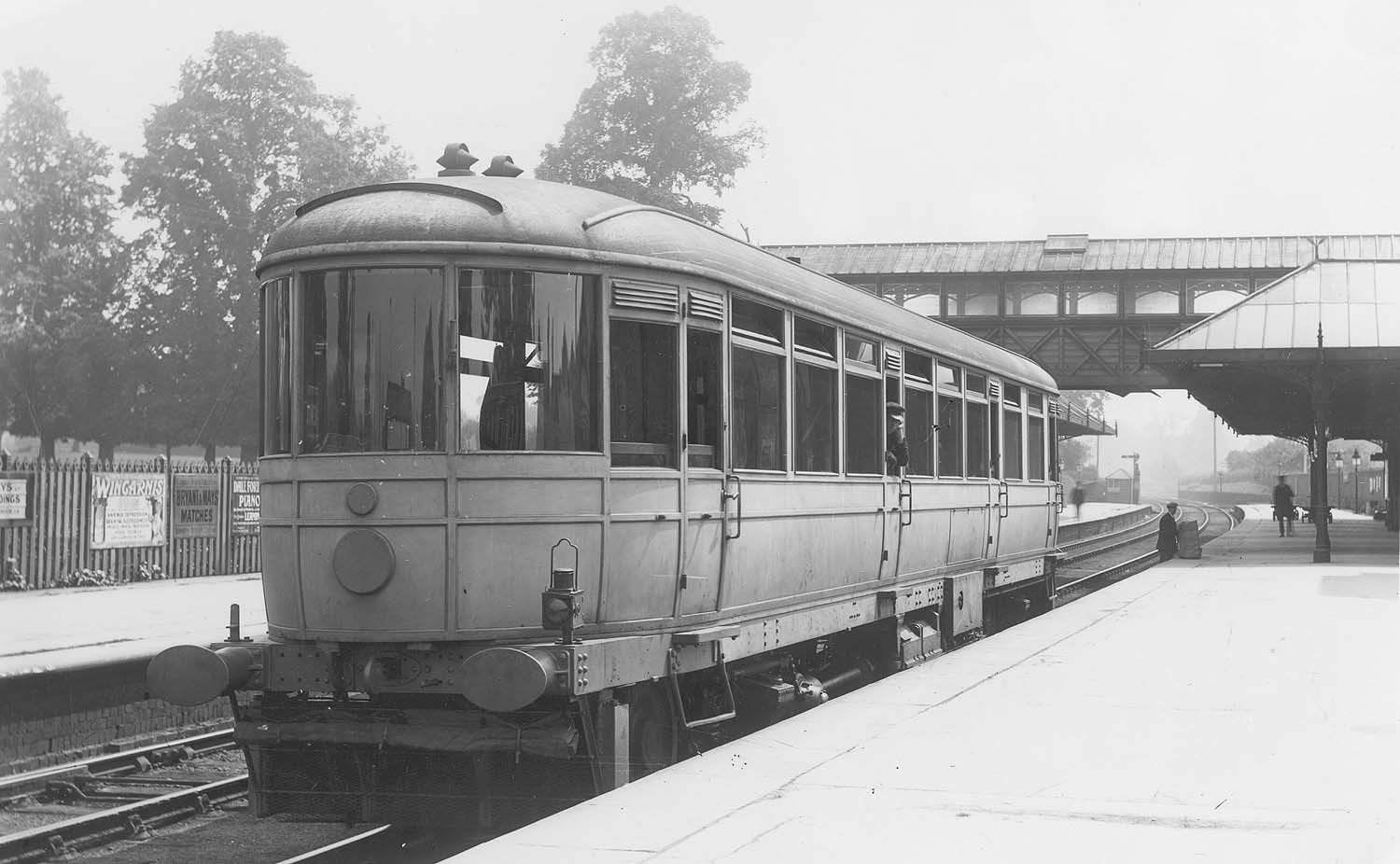 The Daimler experimental railcar posed for the camera at Kenilworth station shortly before the outbreak of the First World War