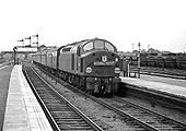 British Railways Class 40 D226 is seen at the head of the up �Royal Scot� as it passes through Nuneaton in June 1961