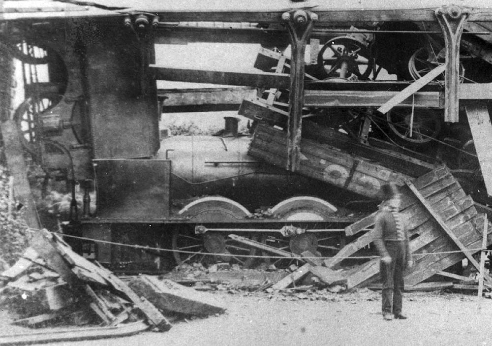 Close up showing the locomotive's tender fitted with axle springs placed beneath the tender running plate