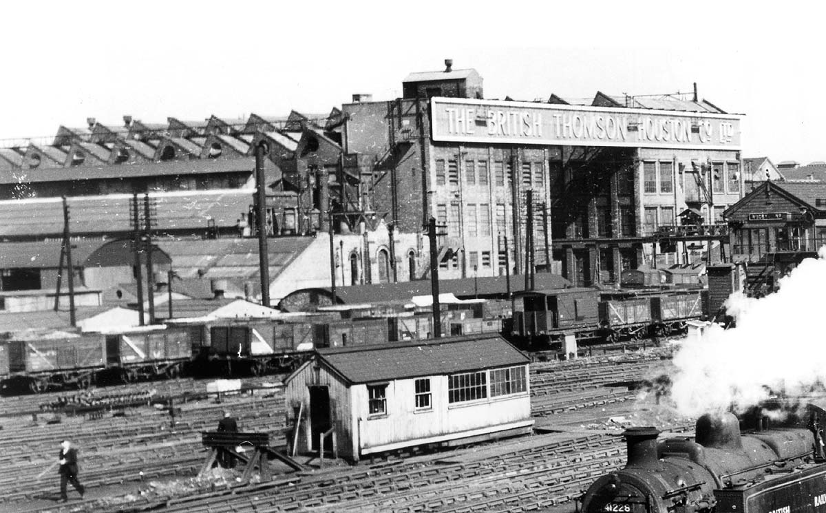 Close up showing the sidings located between the British Thomson Houston works and Rugby's No 5 signal cabin