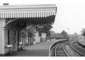 Close up showing the Kenilworth end of Warwick Milverton station and the change in the material used to build the two platforms