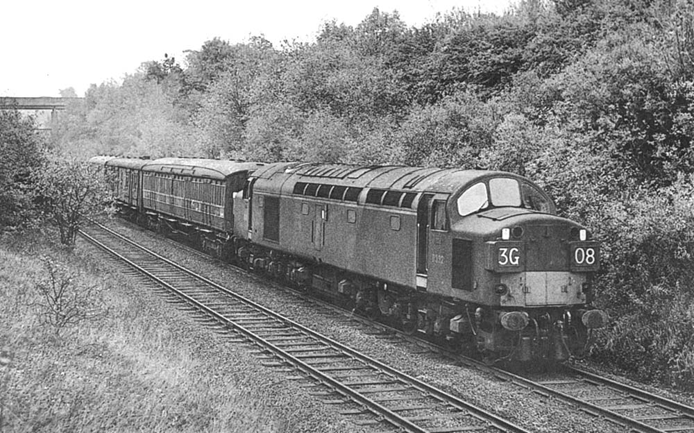 Diesel locomotive D332 is seen on a diverted parcels service on Sunday 10th October 1965