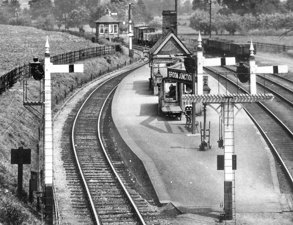 Close up showing Broom North Junction Signal Box which appears to have been taken out of service