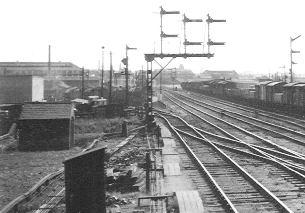 Close up showing the single entry and departure line to Saltley Shed which fanned out to provide reception roads