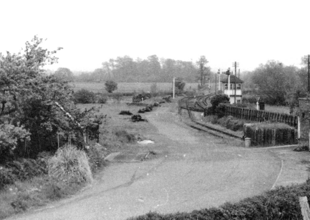 Close up showing the passing loop, Harvington being the only block post on the line between Broom Junction and Evesham