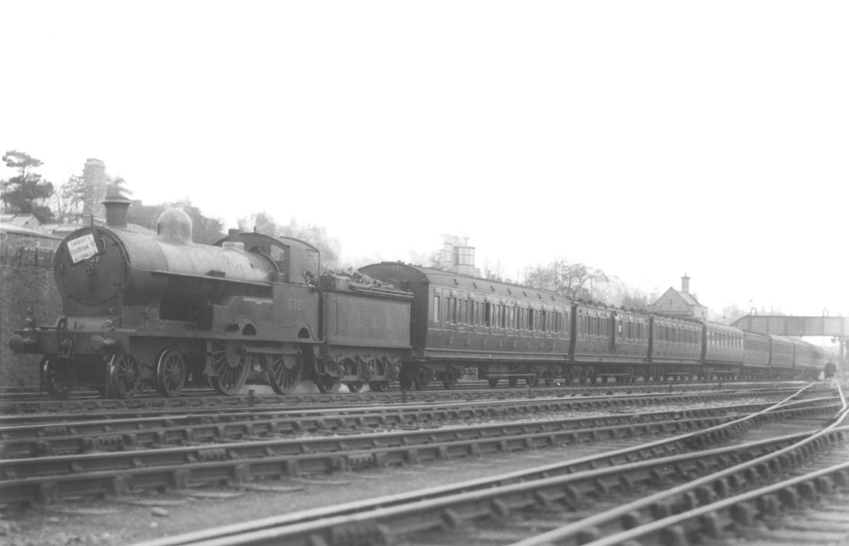 Ex-LNWR 4-4-0 No 5327 'E Nettlefold' on a Bournville excursion train