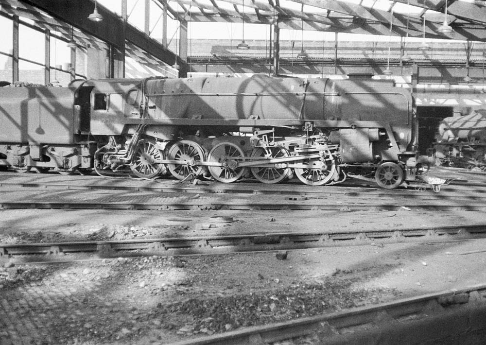 British Railways Standard Class 9F 2-10-0 No 92204 is seen broadside on within the realms of Saltley shed's No 3 roundhouse