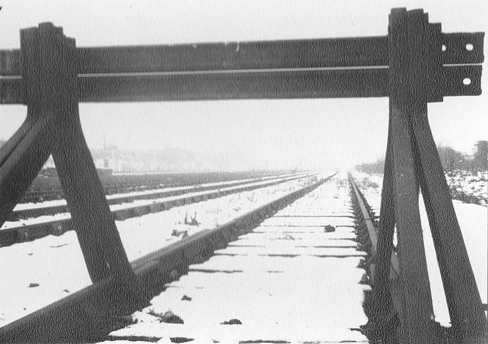 Looking west from the buffer stops towards the marshalling yard and the route to Walsall station