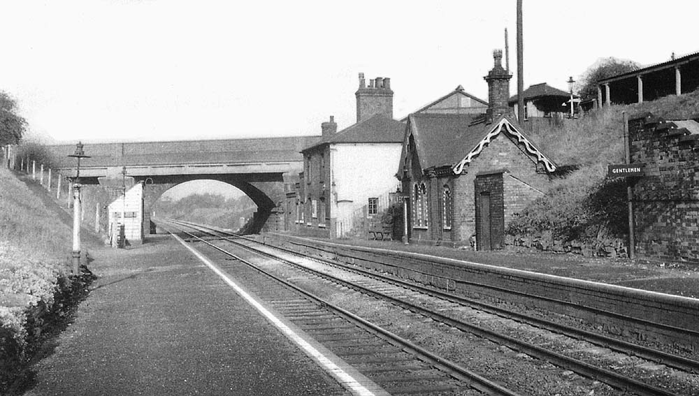 A 1970 view looking north towards Tamworth with the station looking neat and tidy but devoid of furniture