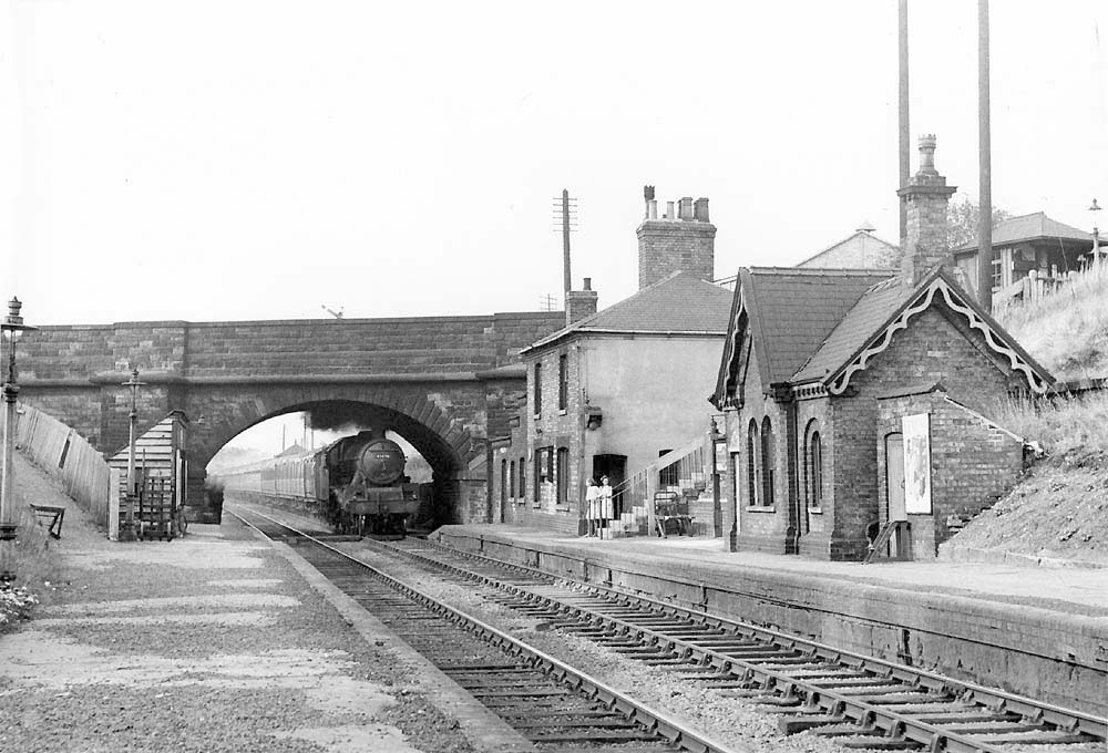 Wilnecote Station Looking north towards Tamworth as exLMS 5XP 460