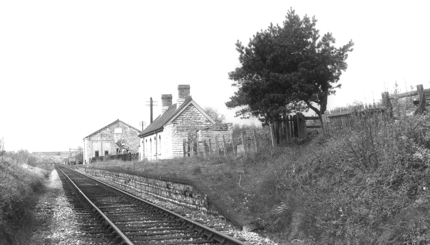 Looking towards Broom Junction after Binton station had finally succumbed to competition by road transport and had been closed to passenger traffic