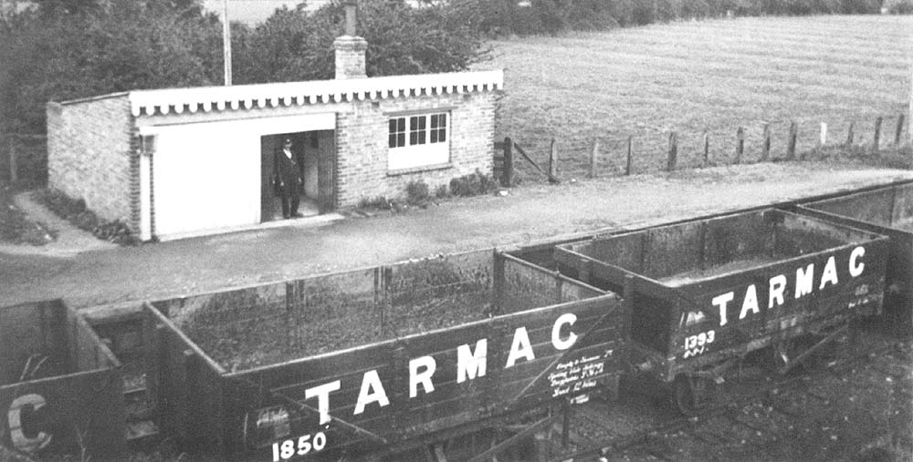 View of Burton Dassett Platform's simple combined office and storage shed facilities