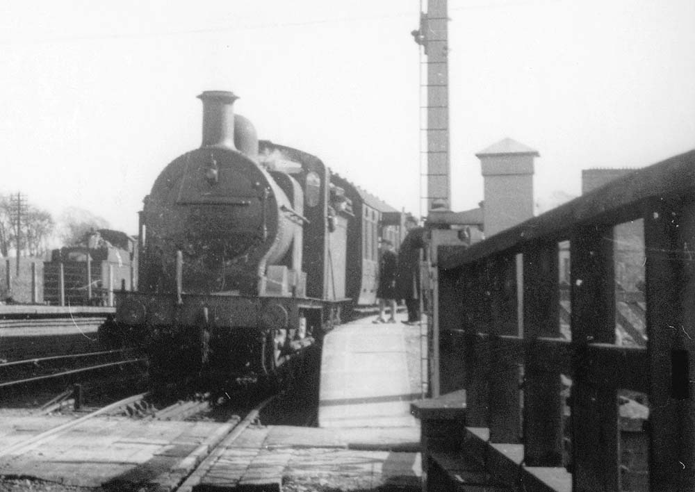 Close up showing ex-MR 3F 0-6-0 No 43568 whilst to the left is an unidentified GWR locomotive