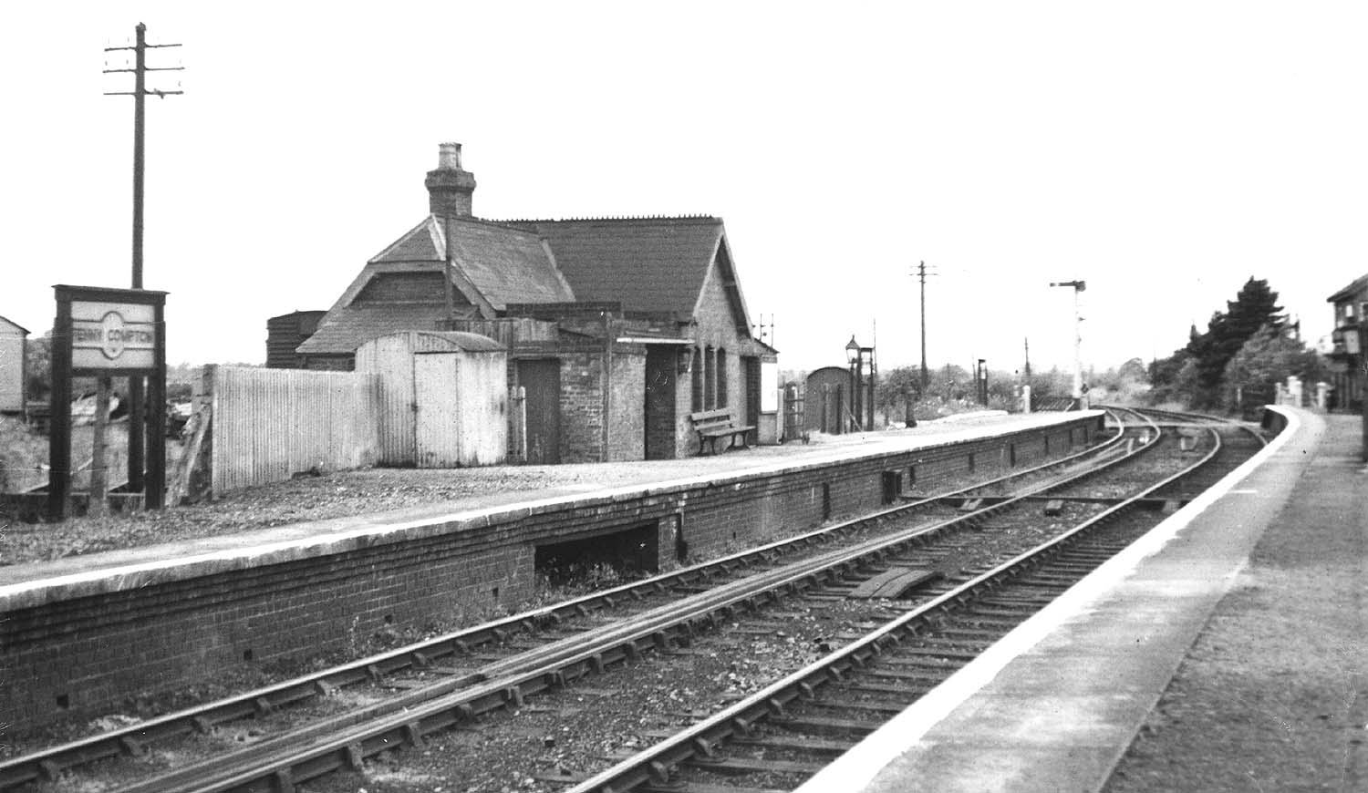 Looking towards Stratford upon Avon with the main station building being located on the down platform