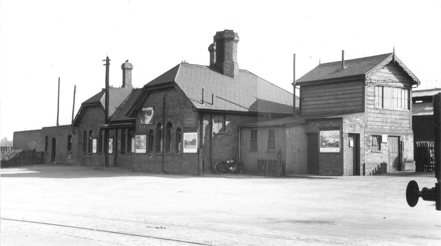 The exterior of the E&WJR Stratford on Avon station was similar in architectural style to the larger stations on the route