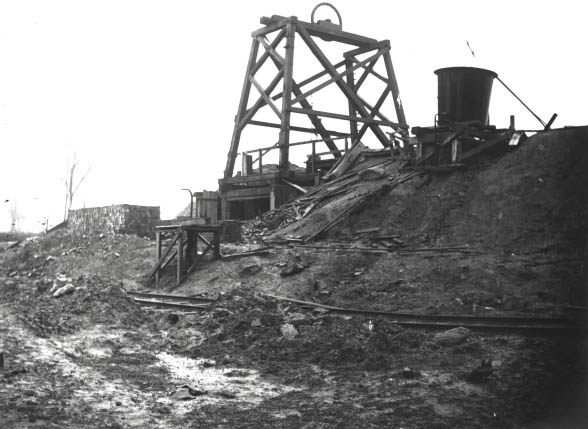 Another type of headgear employed above a shaft in order to extract soil as well as lower materials and men