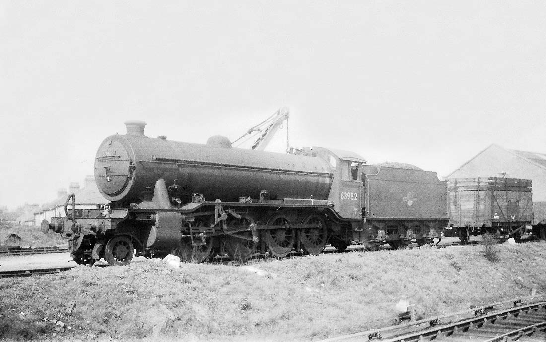 Ex-LNER O2/4 2-8-0 No 63982 in Rugby Central's goods yard working a southbound pickup goods in 1960