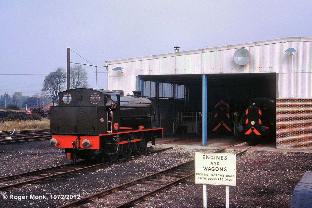 92 Hunslet 3792/53 WAGGONER outside the loco shed