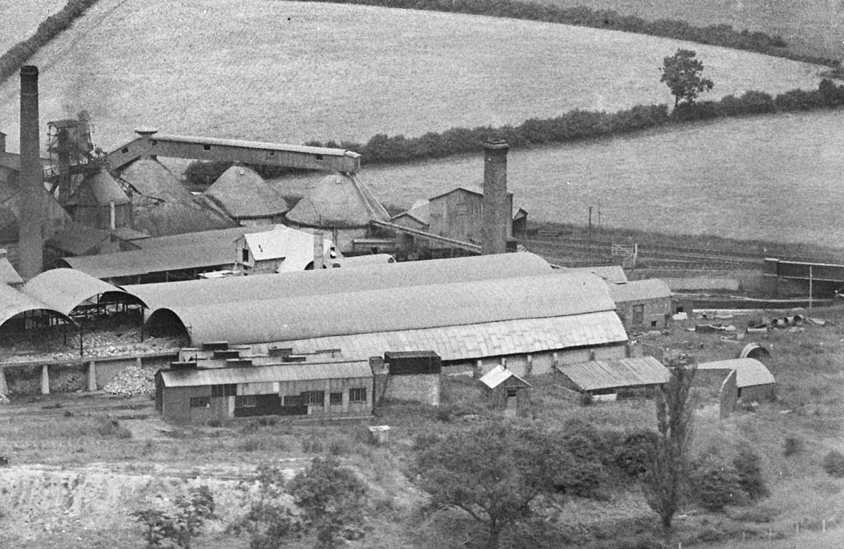 Another close up of the last of three aerial views of Southam Cement Works, Long Itchington, taken in 1932
